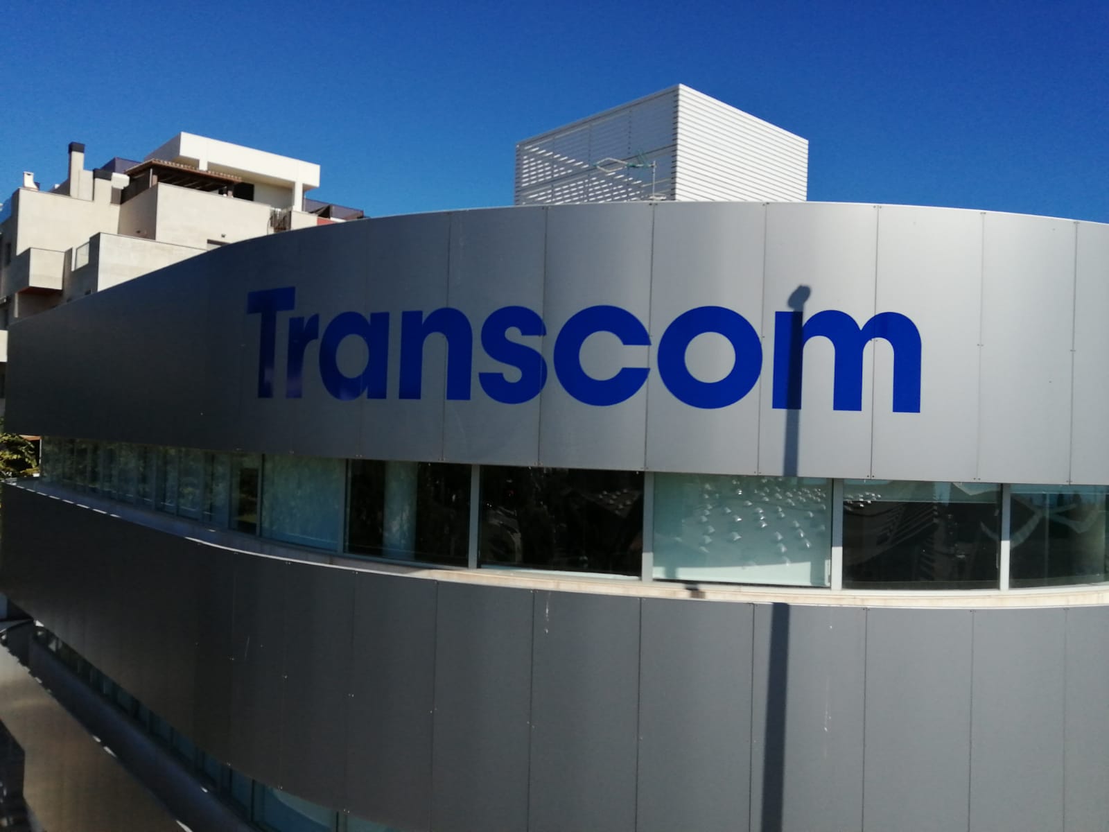 Foto fachada y logo Transcom Torremolinos